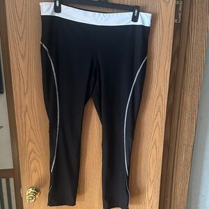 Xersion Black and White Leggings